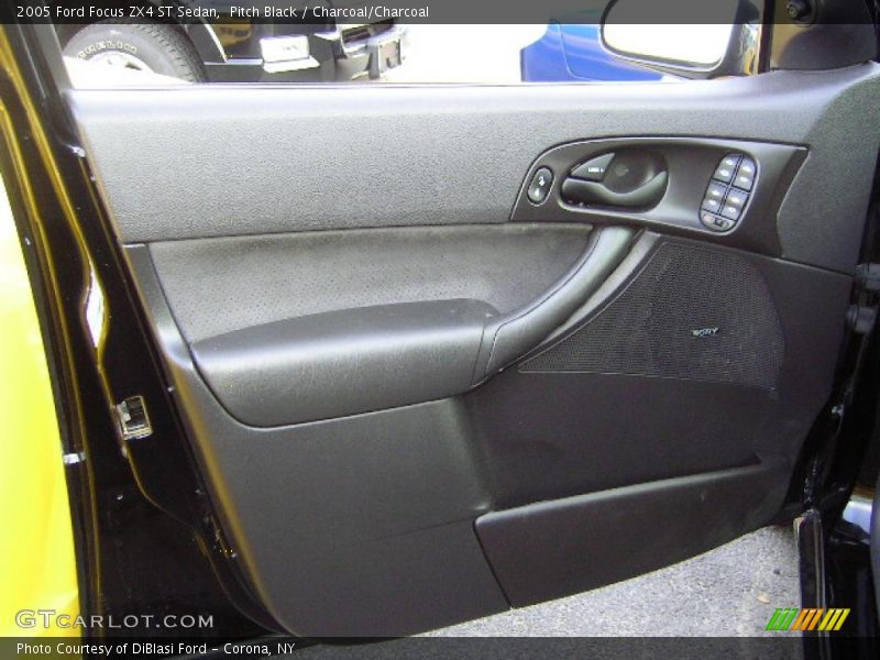 Pitch Black / Charcoal/Charcoal 2005 Ford Focus ZX4 ST Sedan