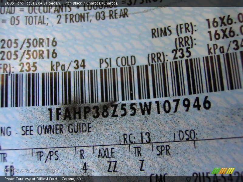 Pitch Black / Charcoal/Charcoal 2005 Ford Focus ZX4 ST Sedan