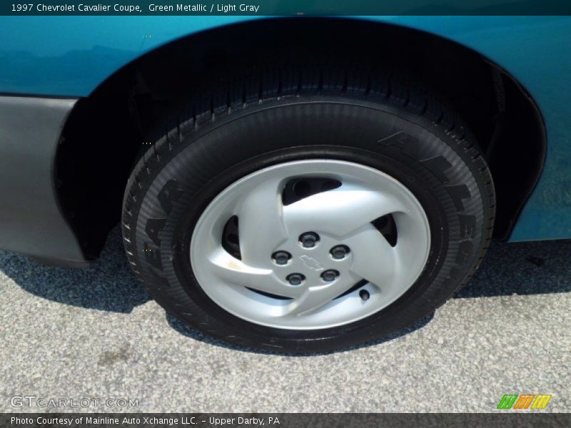 Green Metallic / Light Gray 1997 Chevrolet Cavalier Coupe