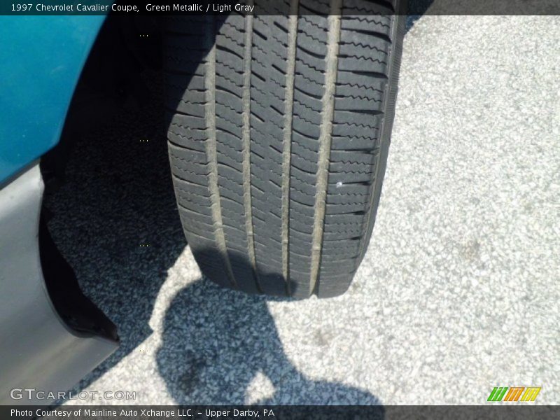 Green Metallic / Light Gray 1997 Chevrolet Cavalier Coupe