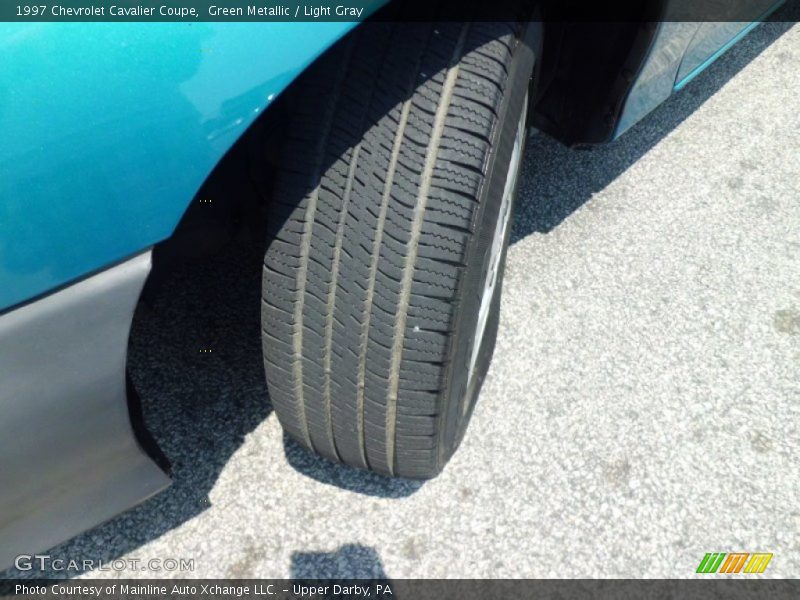 Green Metallic / Light Gray 1997 Chevrolet Cavalier Coupe