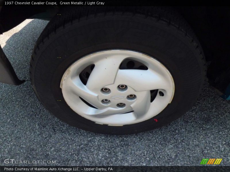 Green Metallic / Light Gray 1997 Chevrolet Cavalier Coupe