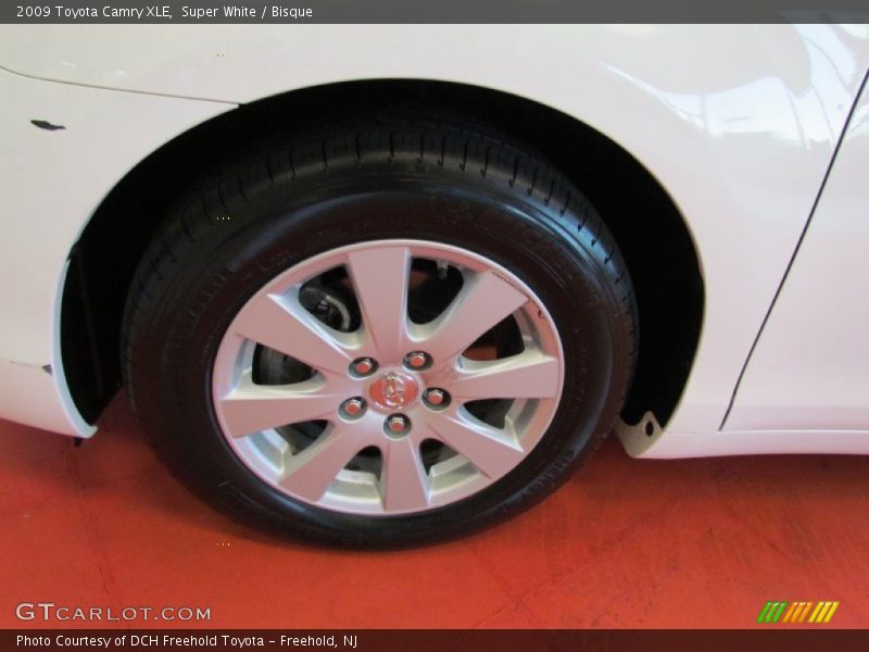 Super White / Bisque 2009 Toyota Camry XLE