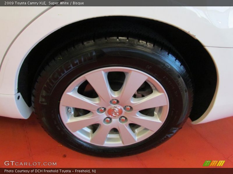 Super White / Bisque 2009 Toyota Camry XLE