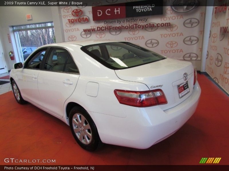 Super White / Bisque 2009 Toyota Camry XLE