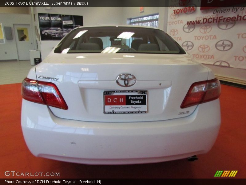 Super White / Bisque 2009 Toyota Camry XLE