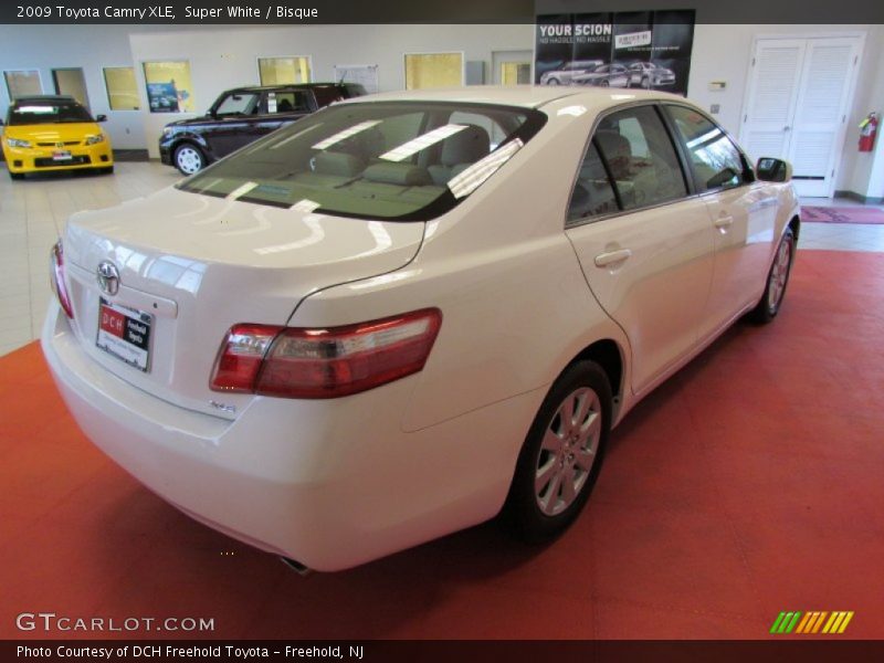 Super White / Bisque 2009 Toyota Camry XLE