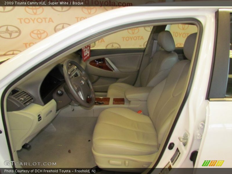 Super White / Bisque 2009 Toyota Camry XLE