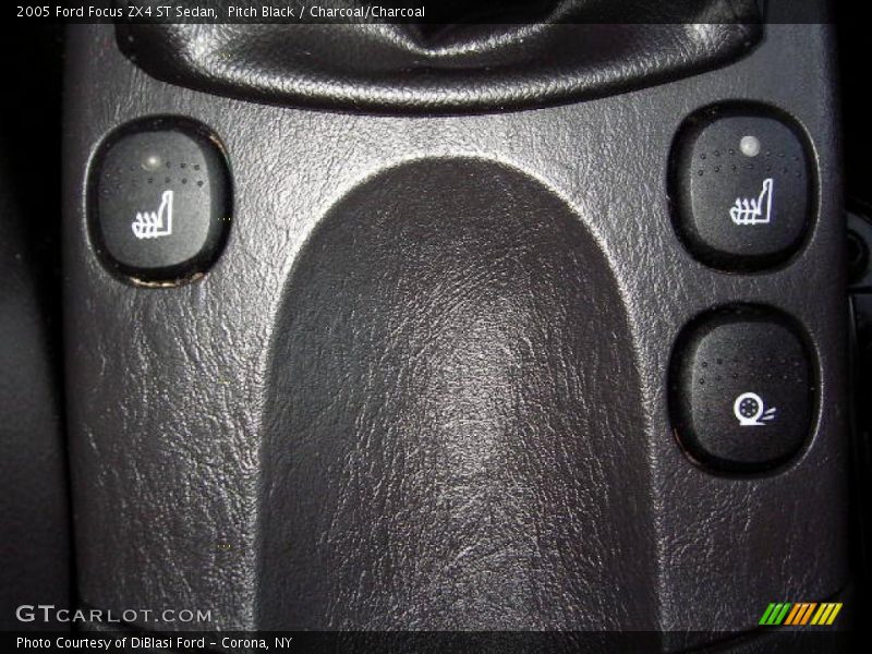 Pitch Black / Charcoal/Charcoal 2005 Ford Focus ZX4 ST Sedan