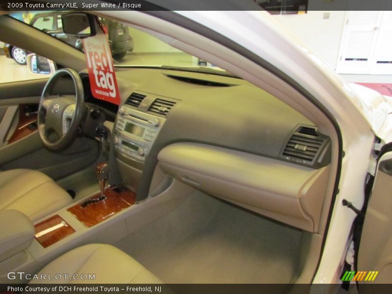 Super White / Bisque 2009 Toyota Camry XLE
