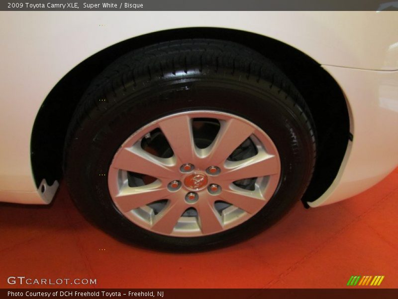Super White / Bisque 2009 Toyota Camry XLE