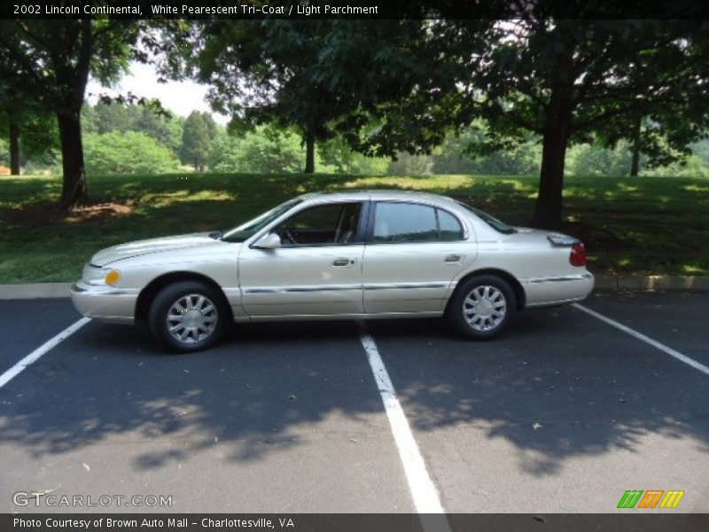 White Pearescent Tri-Coat / Light Parchment 2002 Lincoln Continental