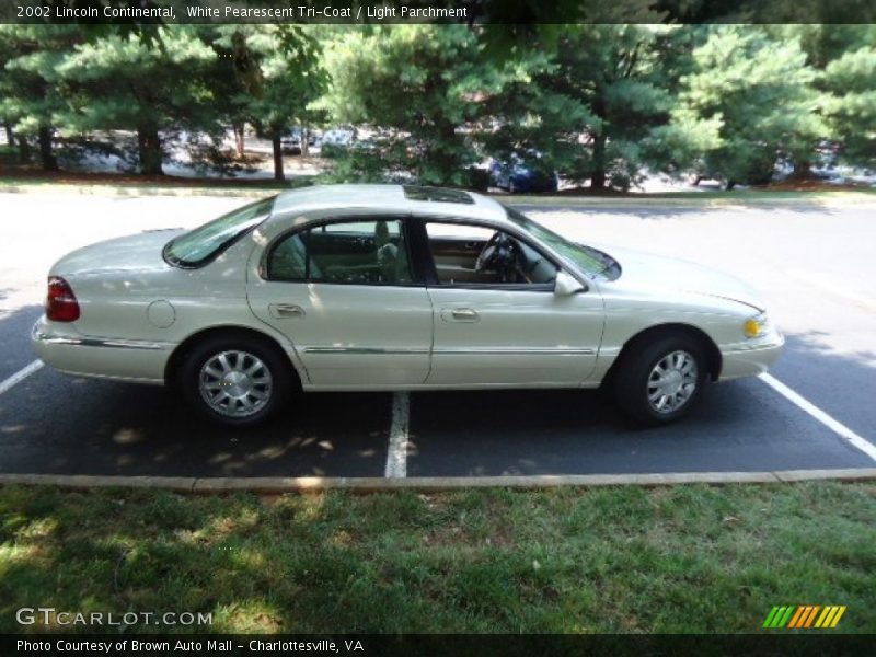 White Pearescent Tri-Coat / Light Parchment 2002 Lincoln Continental
