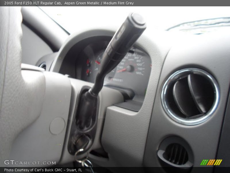 Aspen Green Metallic / Medium Flint Grey 2005 Ford F150 XLT Regular Cab
