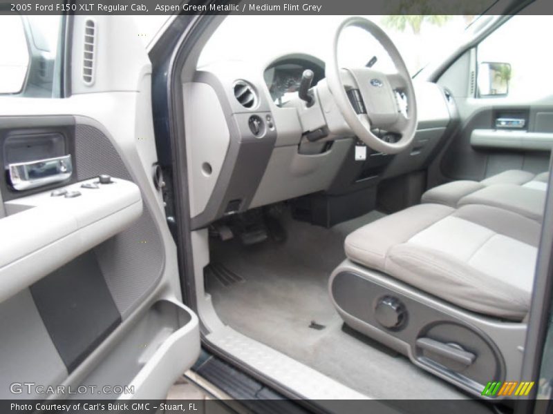 Aspen Green Metallic / Medium Flint Grey 2005 Ford F150 XLT Regular Cab