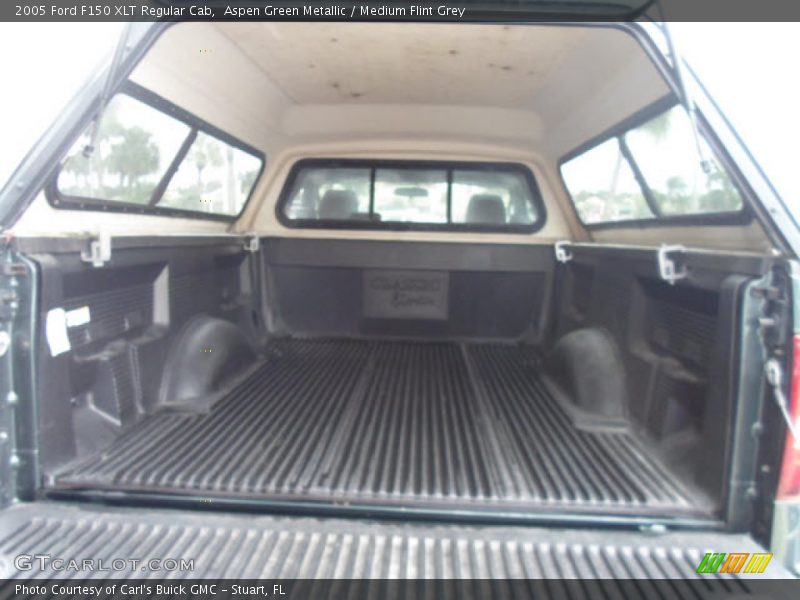 Aspen Green Metallic / Medium Flint Grey 2005 Ford F150 XLT Regular Cab