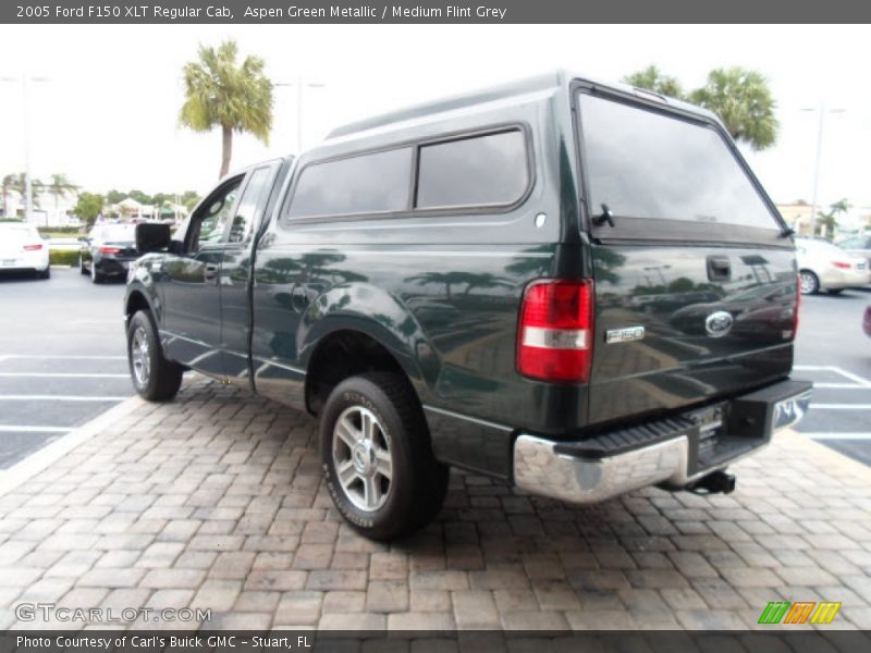 Aspen Green Metallic / Medium Flint Grey 2005 Ford F150 XLT Regular Cab
