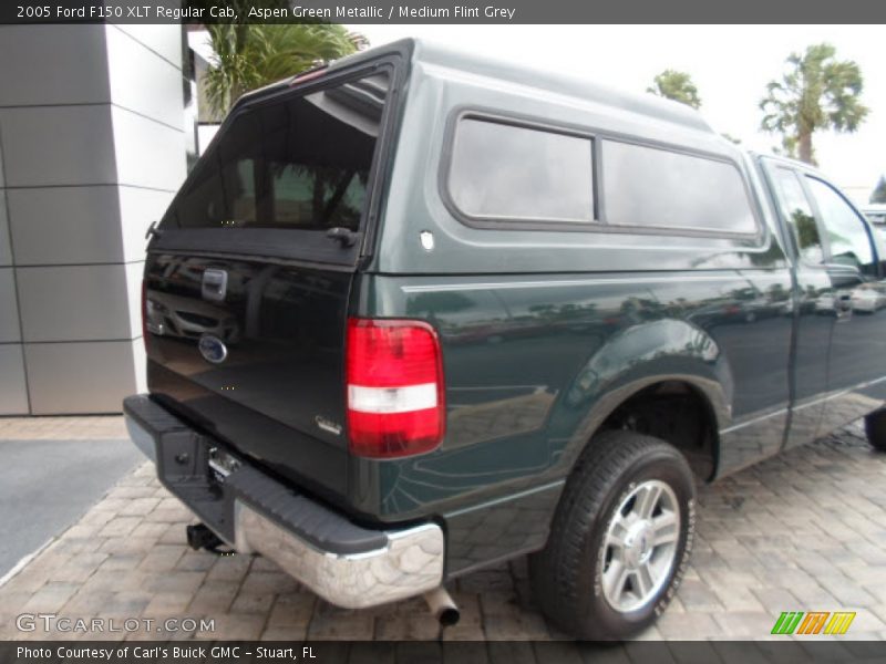 Aspen Green Metallic / Medium Flint Grey 2005 Ford F150 XLT Regular Cab