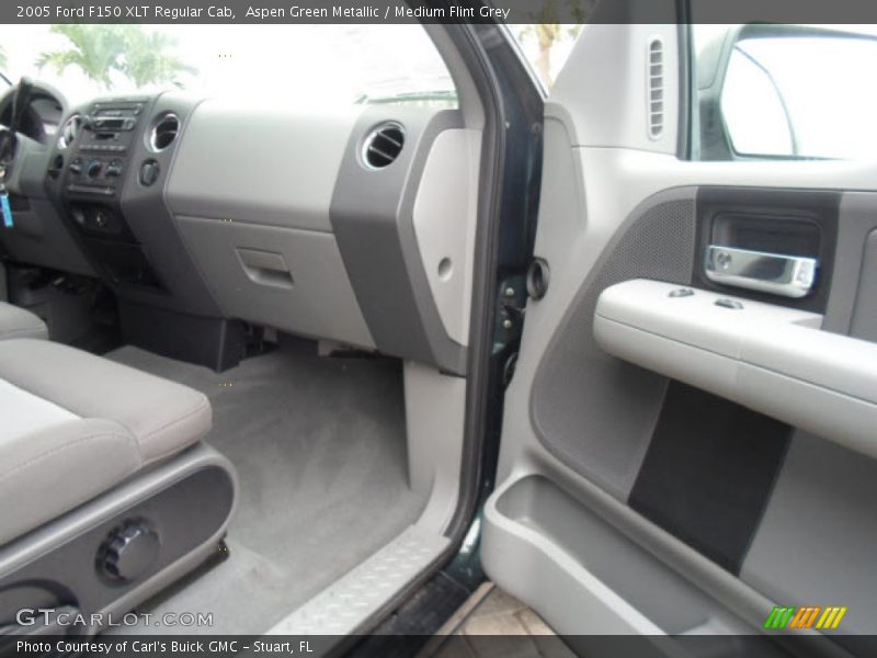 Aspen Green Metallic / Medium Flint Grey 2005 Ford F150 XLT Regular Cab