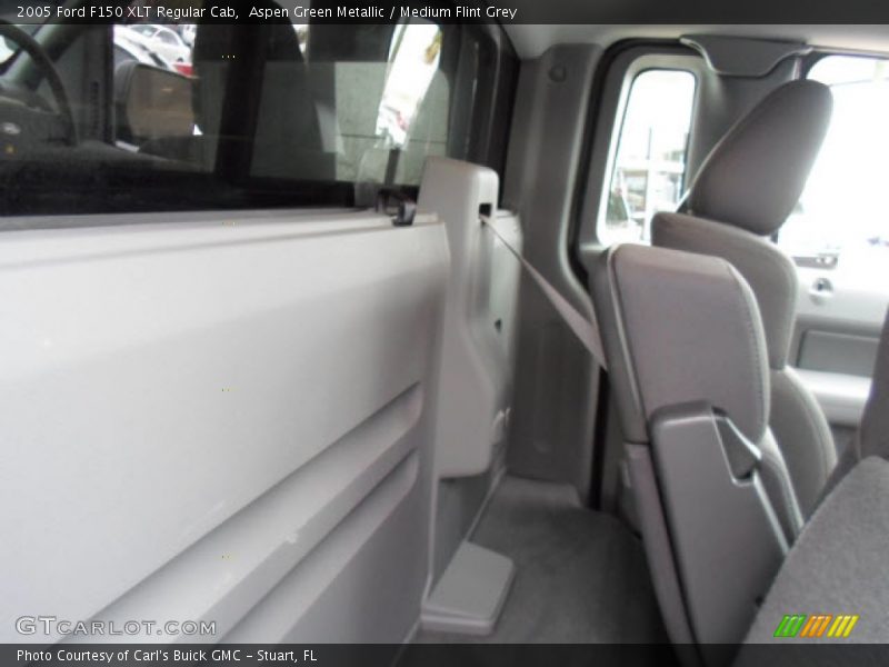 Aspen Green Metallic / Medium Flint Grey 2005 Ford F150 XLT Regular Cab