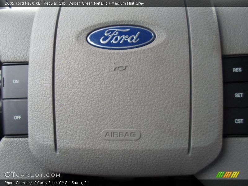 Aspen Green Metallic / Medium Flint Grey 2005 Ford F150 XLT Regular Cab