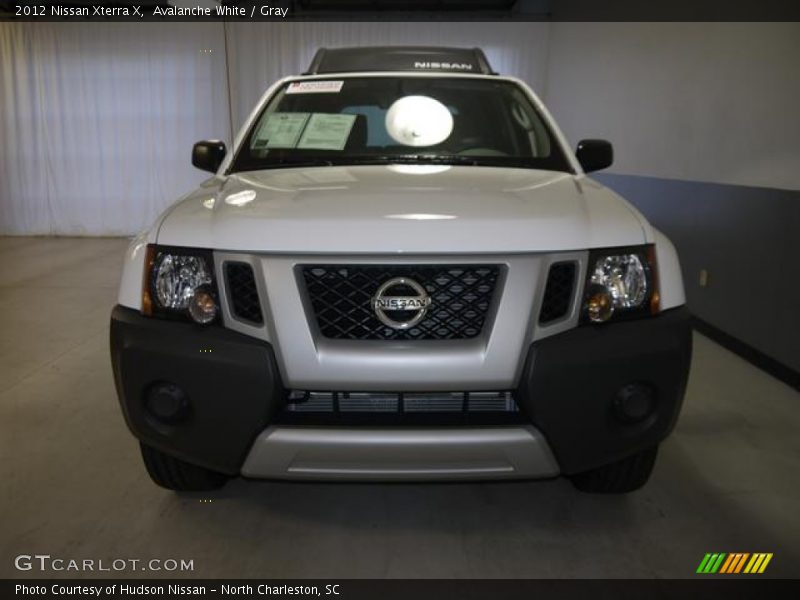 Avalanche White / Gray 2012 Nissan Xterra X