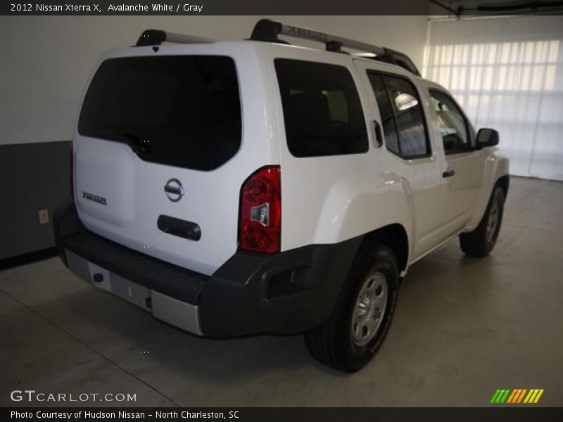 Avalanche White / Gray 2012 Nissan Xterra X