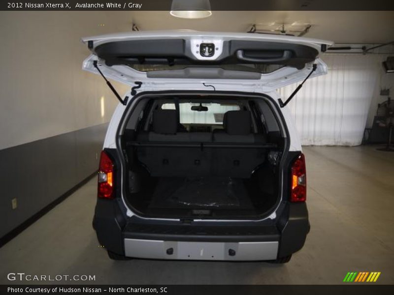 Avalanche White / Gray 2012 Nissan Xterra X