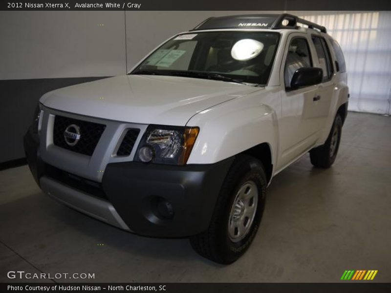 Avalanche White / Gray 2012 Nissan Xterra X