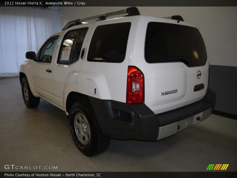 Avalanche White / Gray 2012 Nissan Xterra X