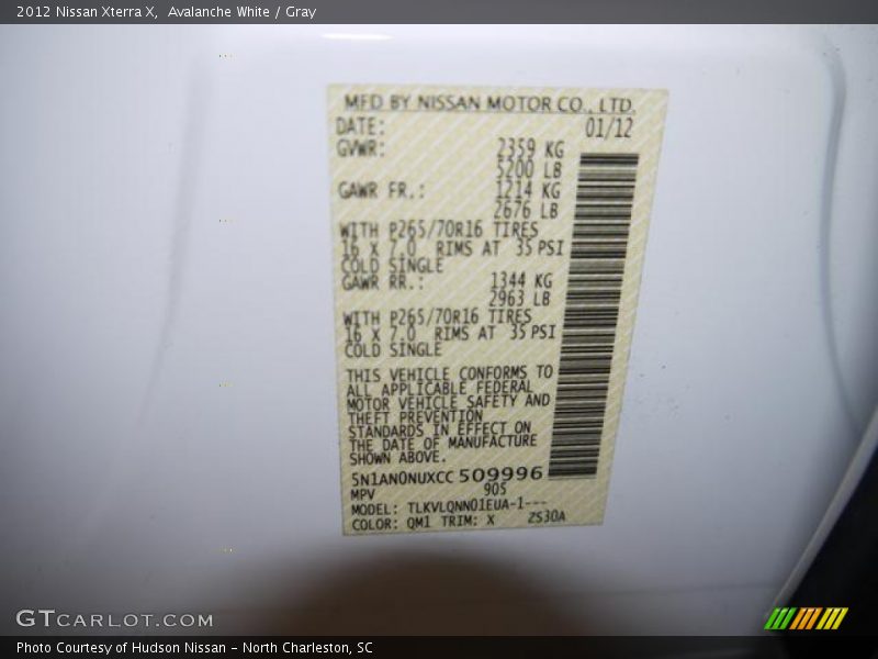 Avalanche White / Gray 2012 Nissan Xterra X