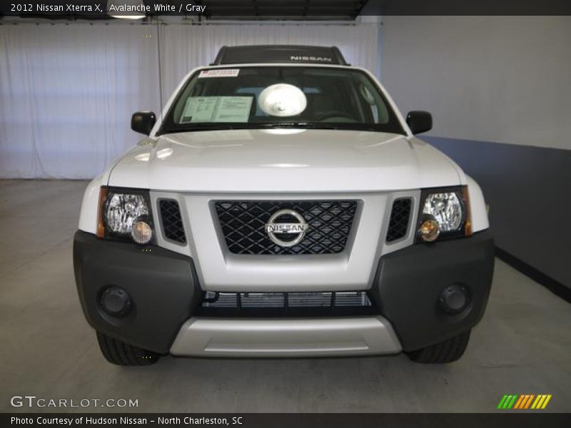 Avalanche White / Gray 2012 Nissan Xterra X