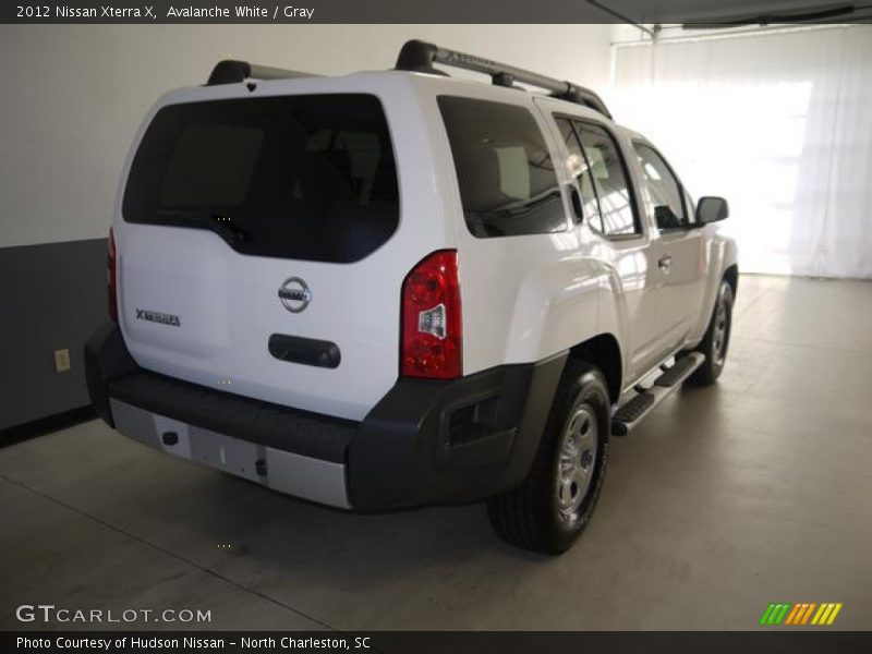 Avalanche White / Gray 2012 Nissan Xterra X