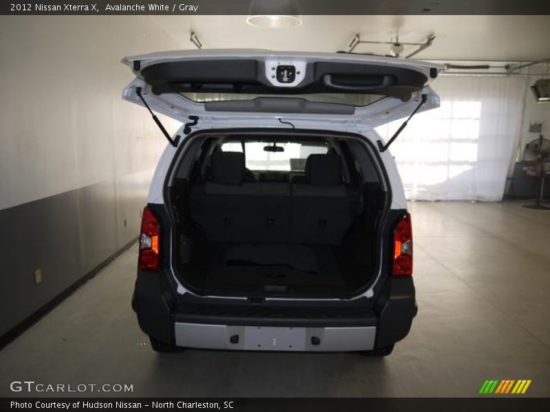 Avalanche White / Gray 2012 Nissan Xterra X