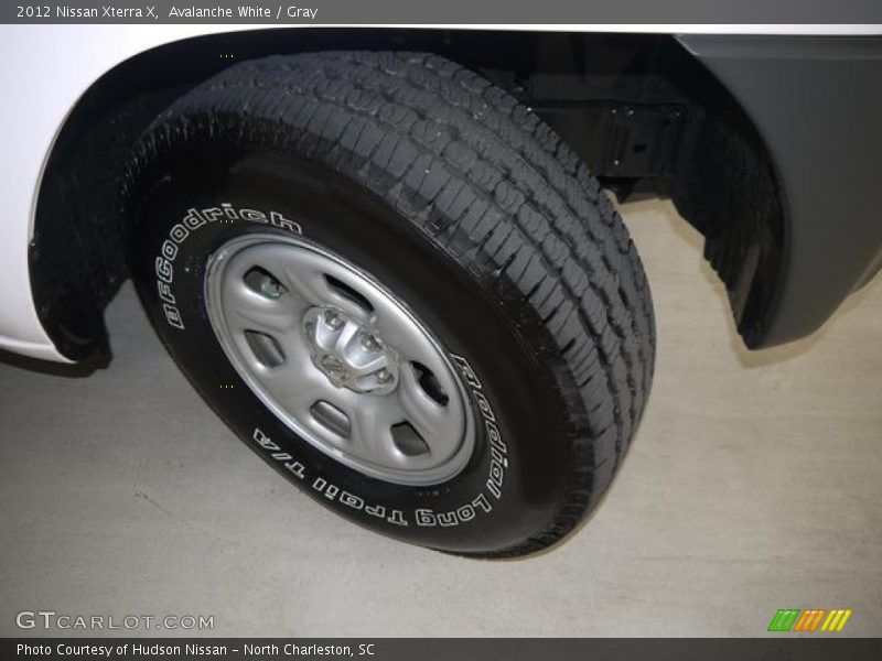 Avalanche White / Gray 2012 Nissan Xterra X