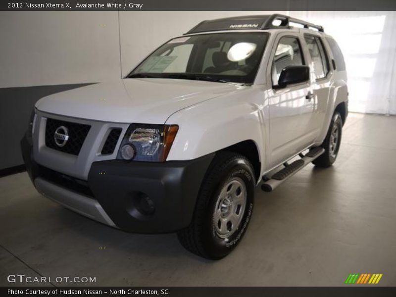 Avalanche White / Gray 2012 Nissan Xterra X