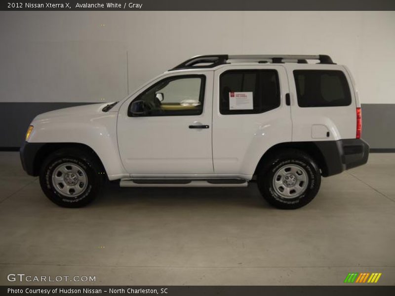 Avalanche White / Gray 2012 Nissan Xterra X