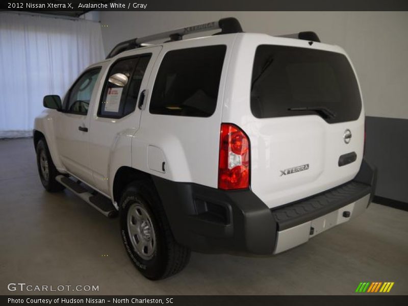 Avalanche White / Gray 2012 Nissan Xterra X