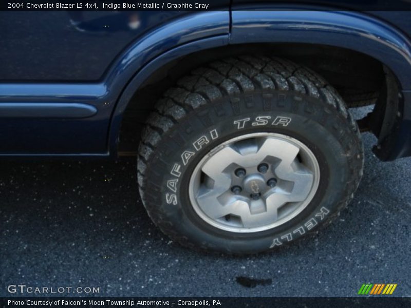 Indigo Blue Metallic / Graphite Gray 2004 Chevrolet Blazer LS 4x4