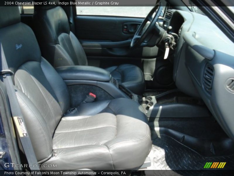 Indigo Blue Metallic / Graphite Gray 2004 Chevrolet Blazer LS 4x4