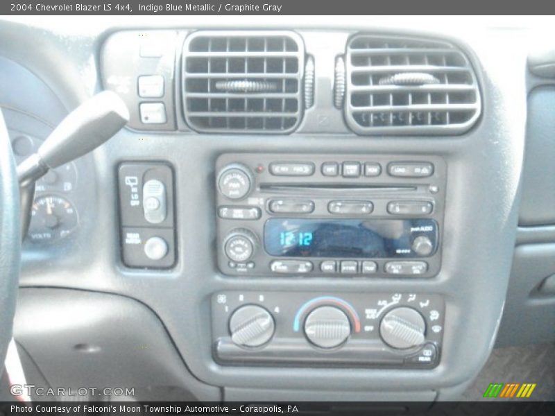Indigo Blue Metallic / Graphite Gray 2004 Chevrolet Blazer LS 4x4