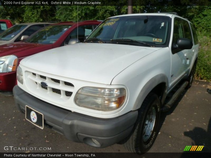 Oxford White / Medium Graphite 2000 Ford Explorer XLS 4x4