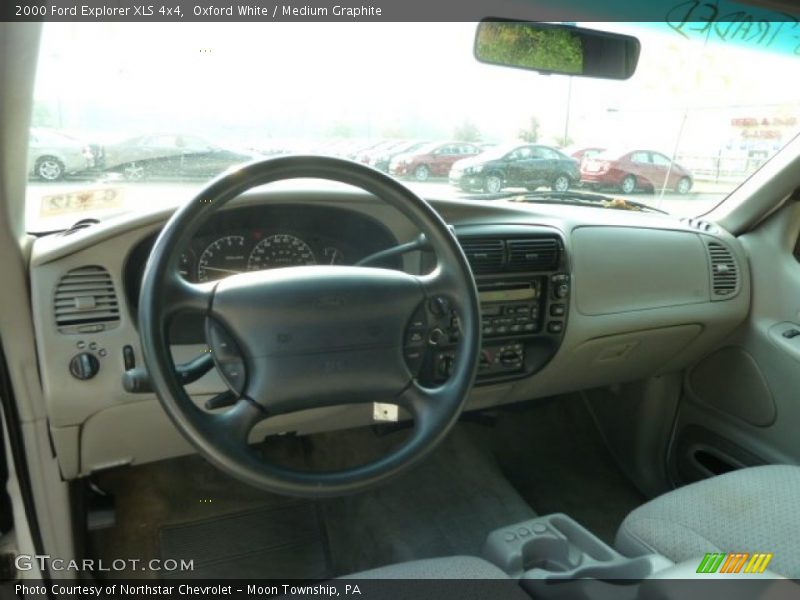 Oxford White / Medium Graphite 2000 Ford Explorer XLS 4x4