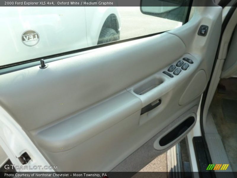 Oxford White / Medium Graphite 2000 Ford Explorer XLS 4x4