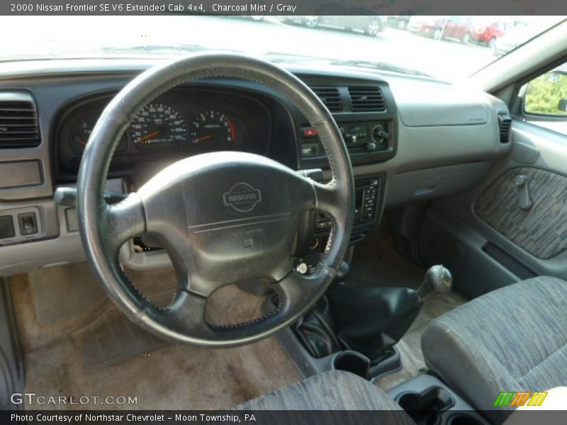 Charcoal Mist / Gray 2000 Nissan Frontier SE V6 Extended Cab 4x4