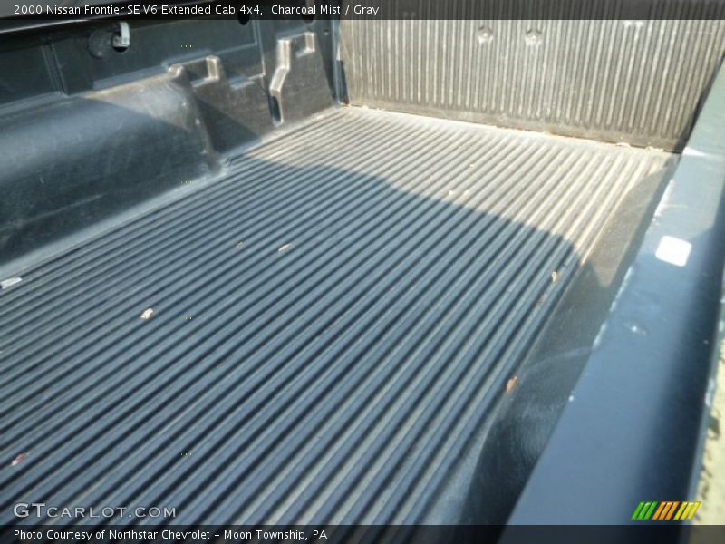 Charcoal Mist / Gray 2000 Nissan Frontier SE V6 Extended Cab 4x4