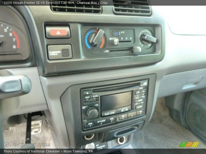 Charcoal Mist / Gray 2000 Nissan Frontier SE V6 Extended Cab 4x4
