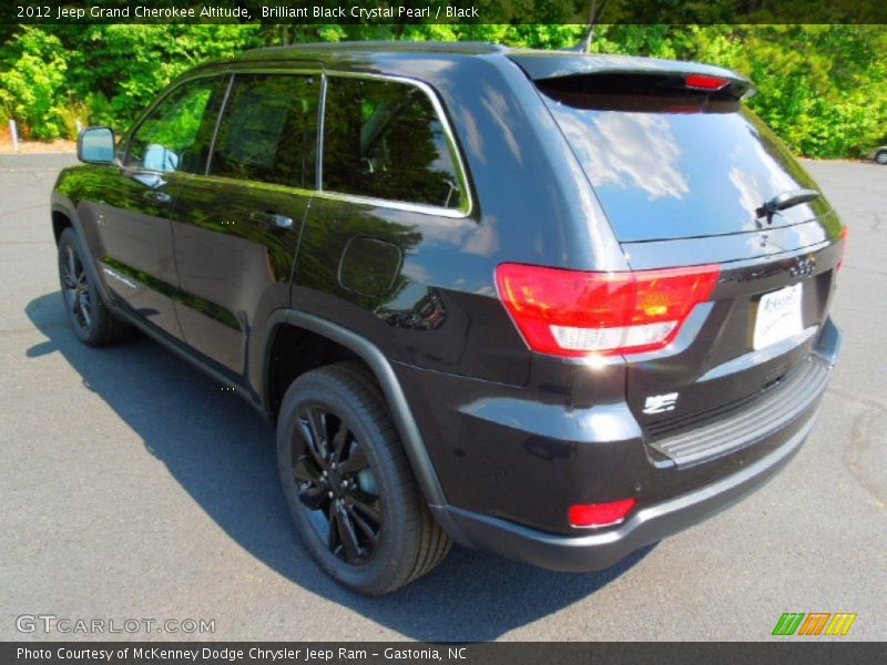 Brilliant Black Crystal Pearl / Black 2012 Jeep Grand Cherokee Altitude