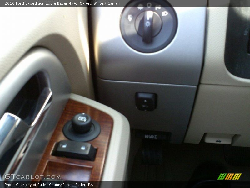 Oxford White / Camel 2010 Ford Expedition Eddie Bauer 4x4