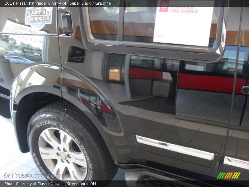 Super Black / Graphite 2011 Nissan Pathfinder Silver 4x4